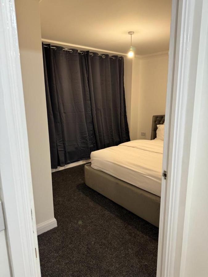 Luxury Apartments Dagenham Extérieur photo
