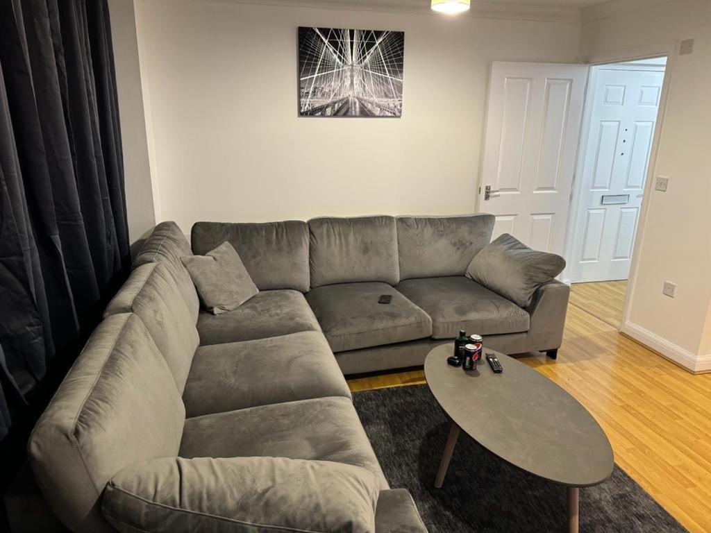 Luxury Apartments Dagenham Extérieur photo