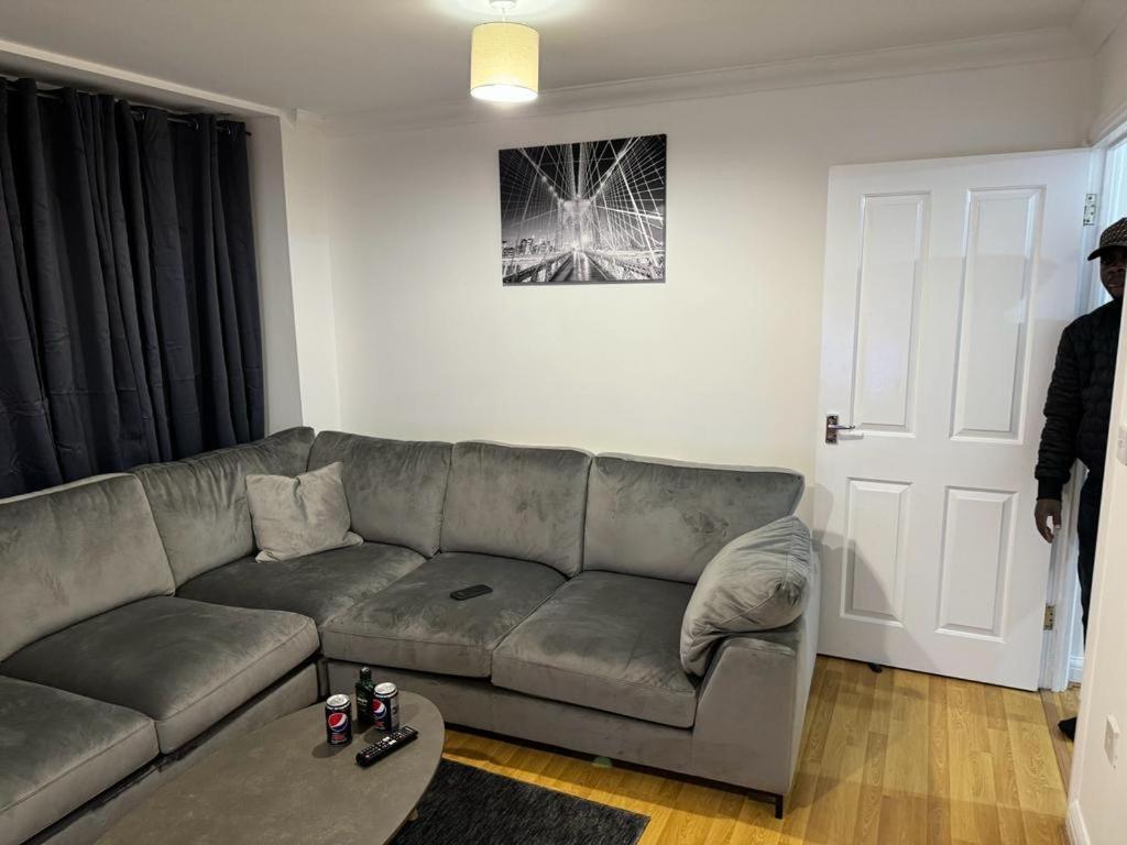 Luxury Apartments Dagenham Extérieur photo